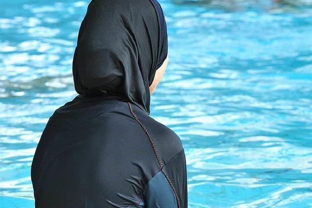 Muslimische Mädchen müssen in den Schwimmunterricht