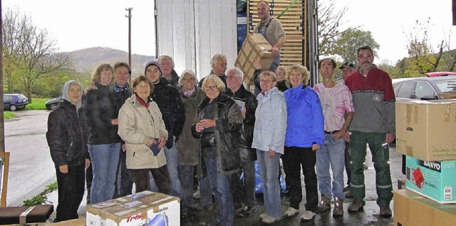 Unter dem schtzenden Dach der Trauben...ter fr bedrftige Menschen in Polen.   | Foto: Ruth Seitz