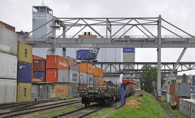 Beim Containerumschlag legen die Rheinhfen zu.   | Foto: Gramespacher