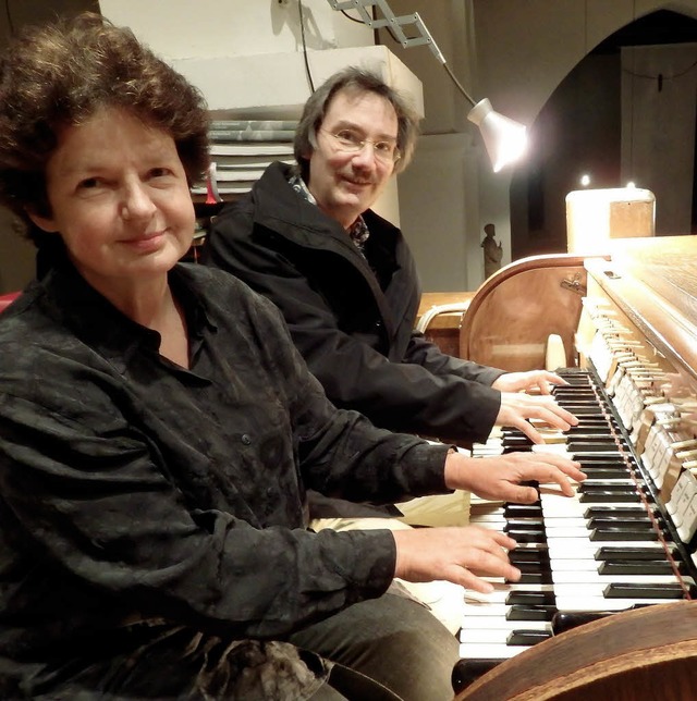 Regina Claen und Dieter Lmmlin an der Orgel.  | Foto: Johanna Hgg