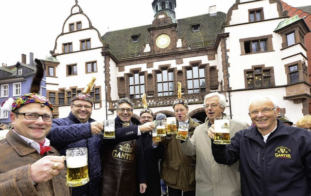 Gute Laune auf dem Rathausplatz: Mit d...Jahreszeit offiziell erffnet worden.   | Foto: Ingo Schneider