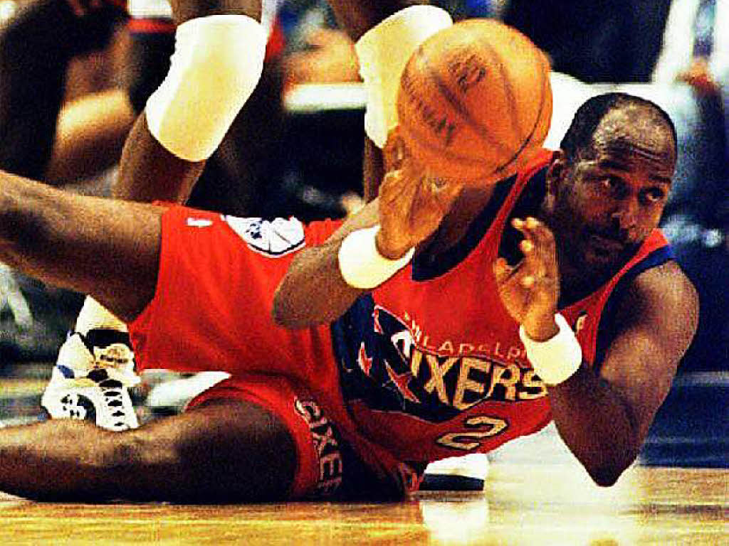 Platz 7) Moses Malone spielte von 174 bis 1995 in der NBA. Der Center erzielte dabei 27.409 Punkte.