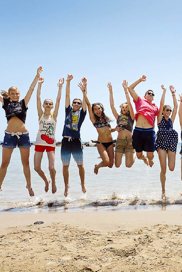 Abgehoben: Jugendliche sind im Urlaub gerne unter sich.   | Foto: dpa