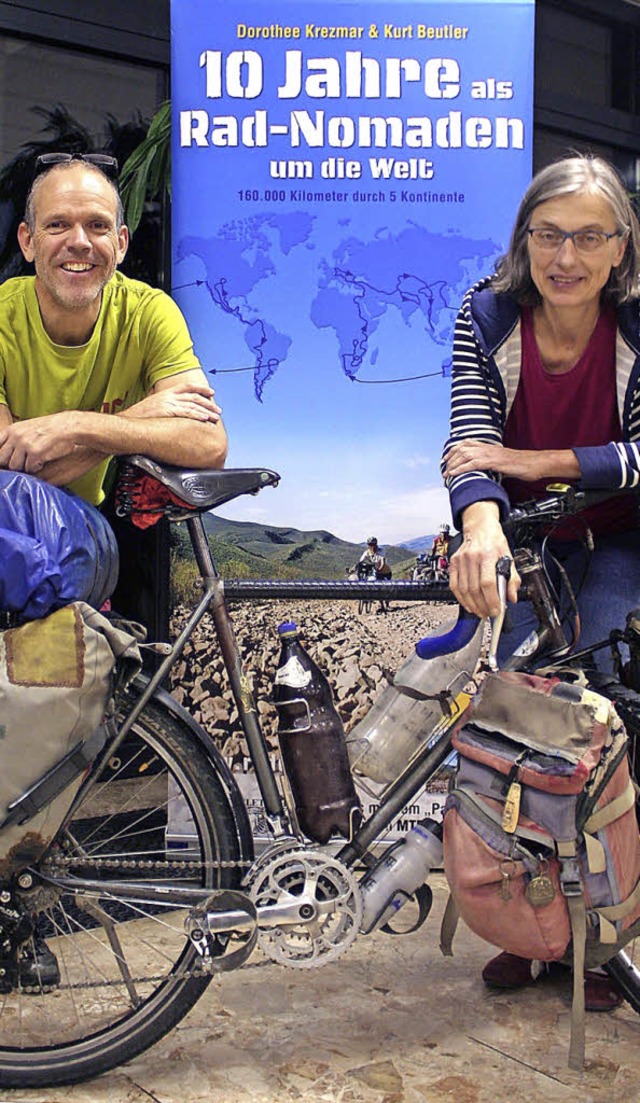 Ihre Fahrradweltreise dauerte zehn Jahre: Dorothee Krezmar und Kurt Beutler    | Foto: Cremer