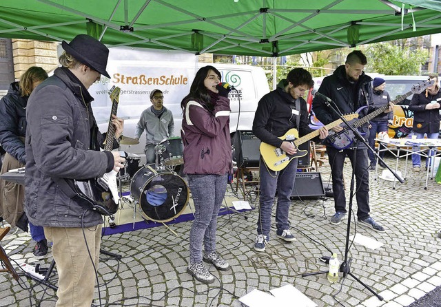 Tunnelblick: Die Band rockte vor dem T...traenschulbus jeden Dienstag steht.    | Foto: Ingo Schneider