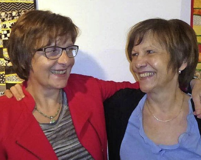 Zwei Freundinnen stellen gemeinsam aus...Zimmermann (links) und Brigitte Auer.   | Foto: Anne Freyer