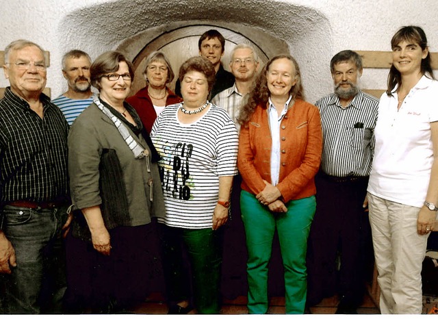 Der aktuelle Vorstand des Dorfvereins ...tzenden Ulrike Bihlmann (3. von links)  | Foto: Gottfried Blansche