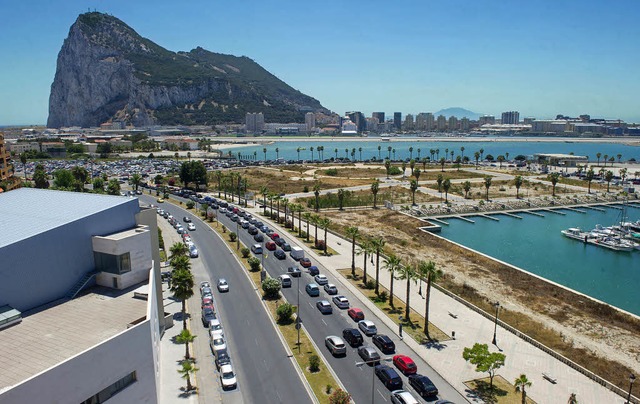 Blick auf den Affenfelsen, das Wahrzeichnen von Gibraltar   | Foto: AFP