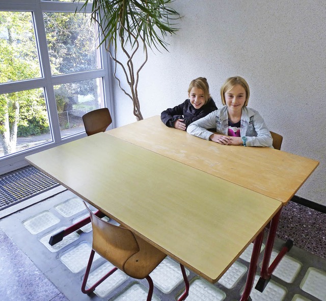 Hansjakobschule, 4b, Zisch, nicht sch...beth Russo (rechts) und Katharina Kern  | Foto: Peter Stellmach