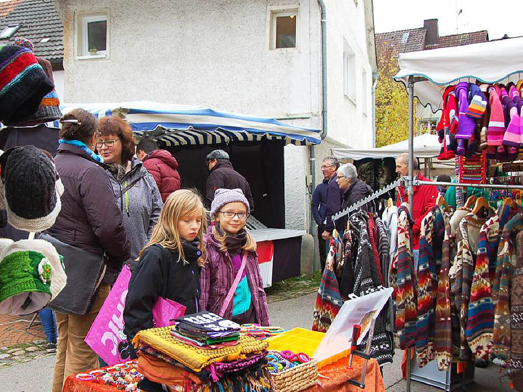 Marktbesucher aller Altersgruppen trafen sich im Stdtle.