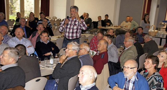 Winzer in der Fragerunde bei der Berei...themen rund um den Weinbau besprochen.  | Foto: Ilona Hge