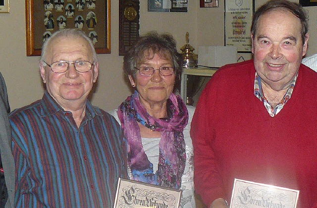Neue Ehrenmitglieder bei der Sendewell...d Roth, Annemarie Brand und Alois Beck  | Foto: Martin Oswald