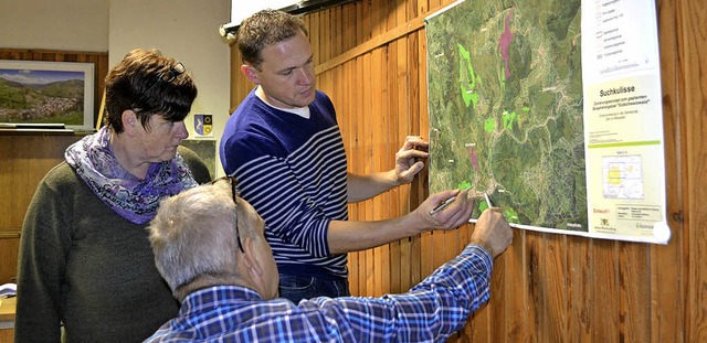 Intensiv diskutiert wurde in den Ortsc...rengebiet, so auch hier in Atzenbach.   | Foto: Paul Berger