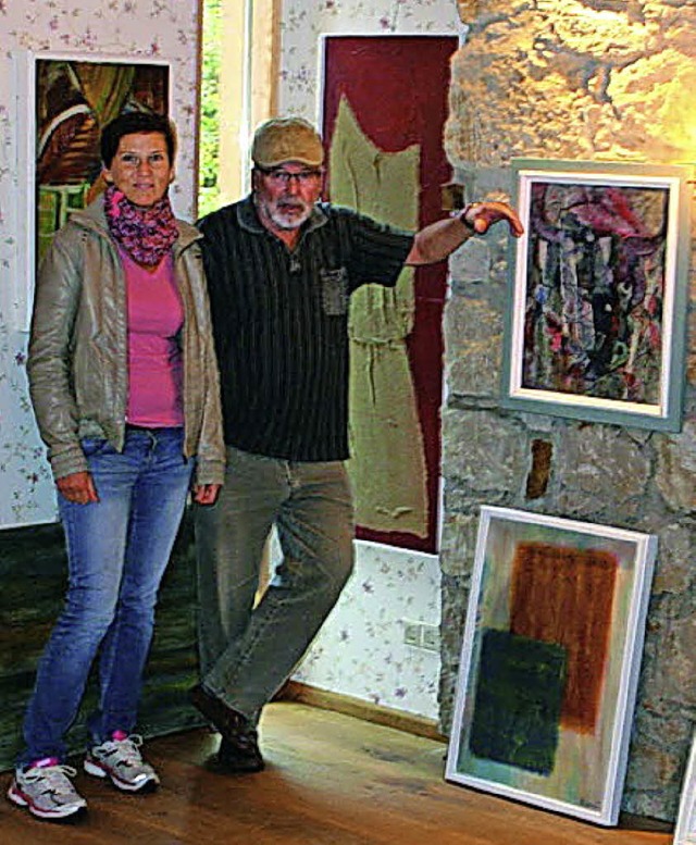 Esther Scheurer und Reinhard Hemmer in ihrer kleinen Galerie in der Bachgasse   | Foto: PRIVAT