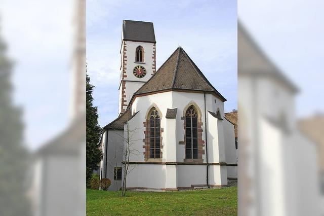 Unbekannte zndeln in der evangelischen Kirche