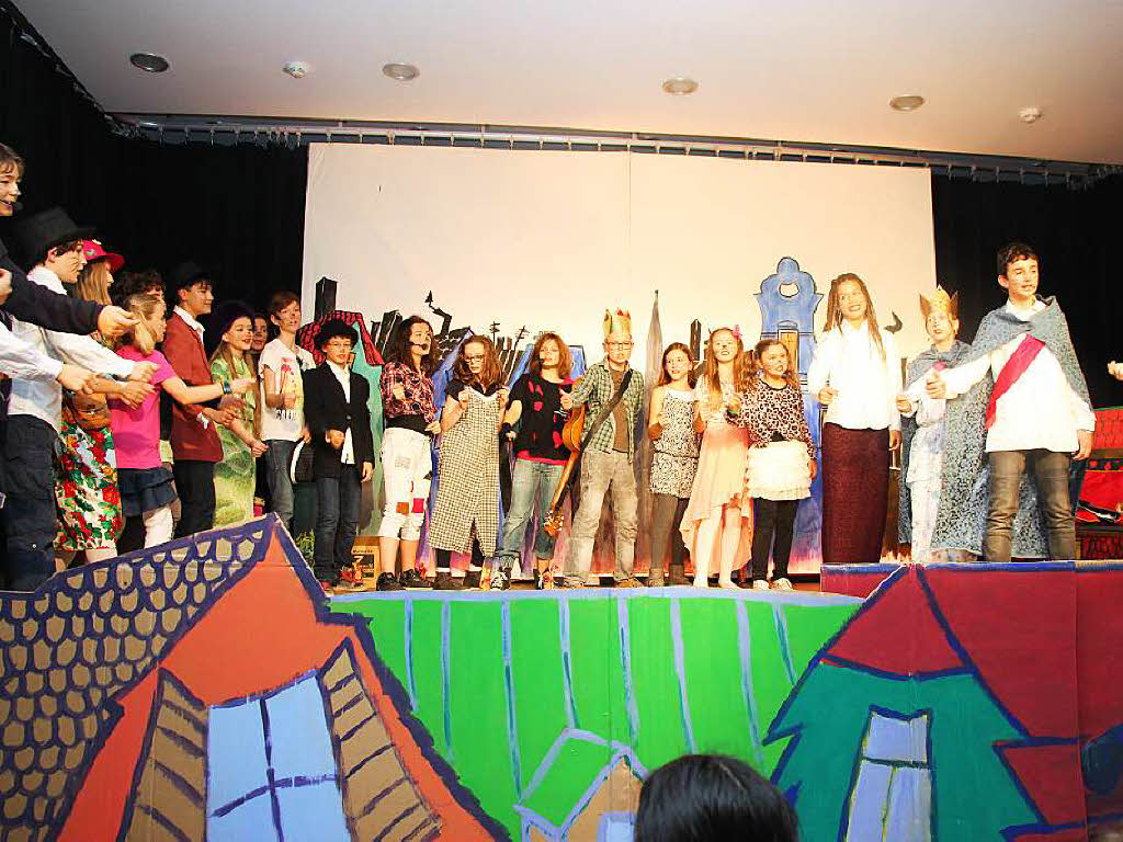 Musical „Cat Stars“ der Theater AG der Unterstufe Musical „Cat Stars“ der Theater AG der Unterstufe