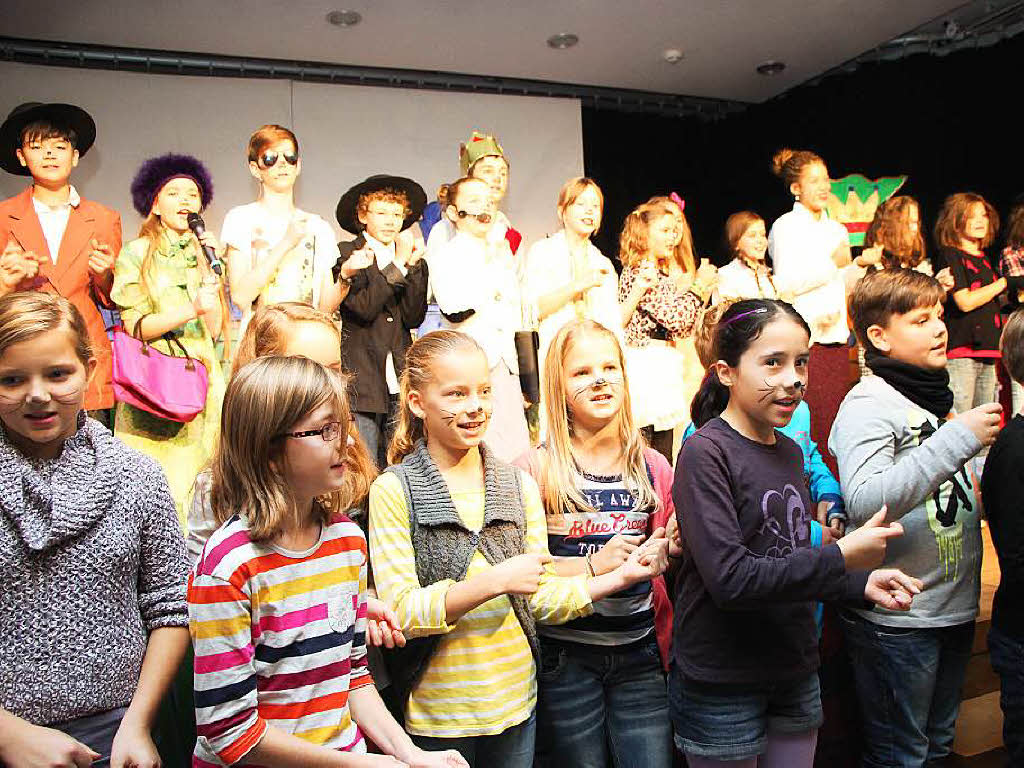 Musical „Cat Stars“ der Theater AG der Unterstufe Musical „Cat Stars“ der Theater AG der Unterstufe