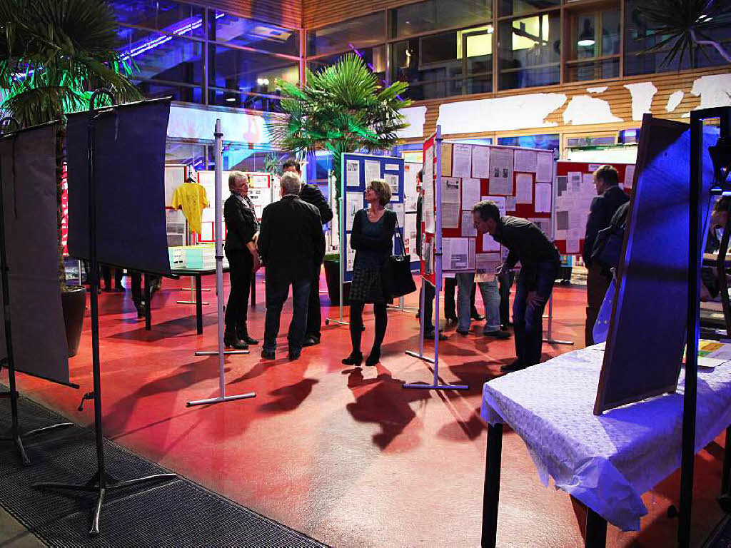 Ausstellung mit Erinnerungsstücken aus 50 Jahren Schule. Ausstellung mit Erinnerungsstücken aus 50 Jahren Schule.