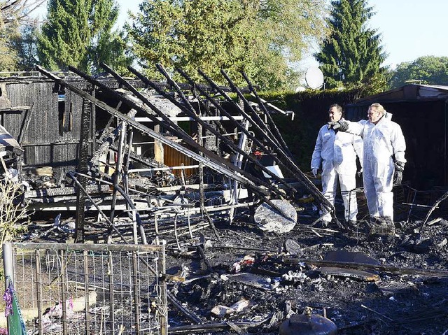 Verwstet: Der Wohnwagen nach der Explosion am 23. Oktober.  | Foto: Ingo Schneider