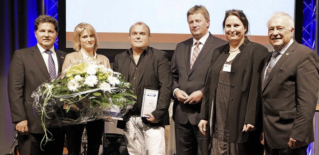 Vertreter der Handwerkskammer, der Mes... Familie Reichenbach zum Sonderpreis.   | Foto: Samuel Hess