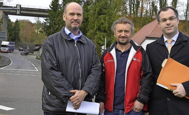 Albbrucks Brgermeister Stefan Kaiser,...itt in Sachen A-98-Abfahrt Hauenstein.  | Foto: krug