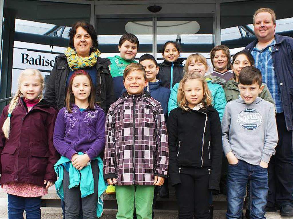 Die Klasse 4b der Gerhard-Jung-Schule Zell mit ihrer Lehrerin Frau Jung-Mottarelli