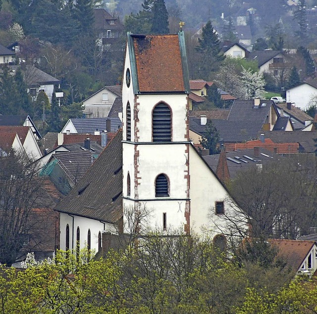 Der Altweiler Pfarrer Schopferer geht ...rd so schnell aber nicht beantwortet.   | Foto: Lauber