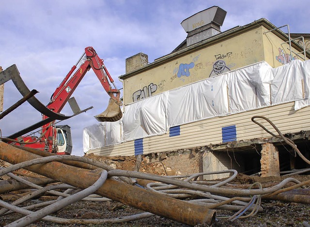 Hinter der Stadthalle wird gerade eine...enzufahrt frs Quartier eingerichtet.   | Foto: Seller