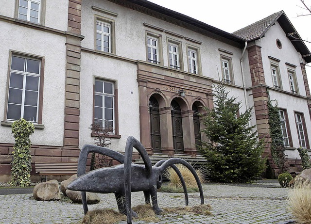Die alte Schule in Krzell soll umgeba...Noch verzgert sich das Projekt aber.   | Foto: Archiv: Christoph Breithaupt