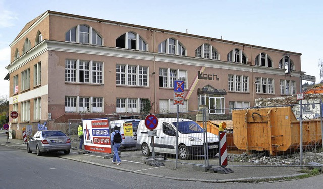 Das Gelnde  des ehemaligen Mbelhauses Koch (im Hintergrund) wird  neu bebaut.   | Foto: christoph breithaupt