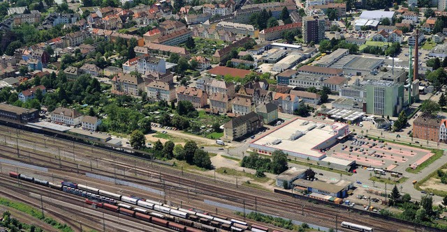 Zwischen Oken- und Hauptstrae hat die...ks oberhalb der Gleise) gehren dazu.   | Foto: Grossmann