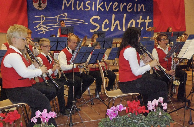 Die Gastgeber, der Musikverein Schlatt, in Aktion.  | Foto: Bianca Flier