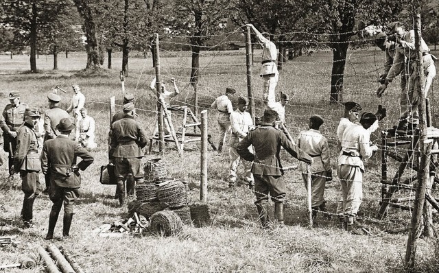 Der Reichsarbeitsdienst baute einen St...die Grenze zur Schweiz dichtzumachen.   | Foto: Kreisarchiv Lrrach/Depositum R. Vetter