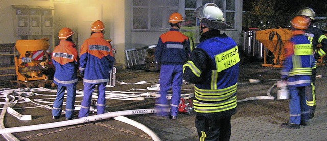 Mit Bravour  bewltigte die Jugendfeue...des Werkhofs das bungsszenario war.    | Foto: Paul Schleer