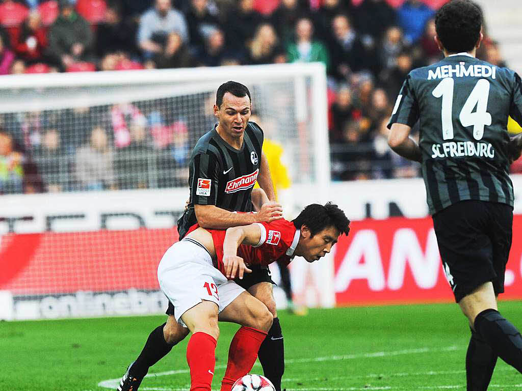 Der SC Freiburg spielt beim Auswrtsspiel gegen den FSV Mainz unentschieden.<?ZP?>
