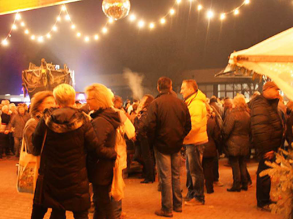 Bis in die frhen Morgenstunden ging die After-Show-Party im Anschluss an den Wintermarkt drauen.