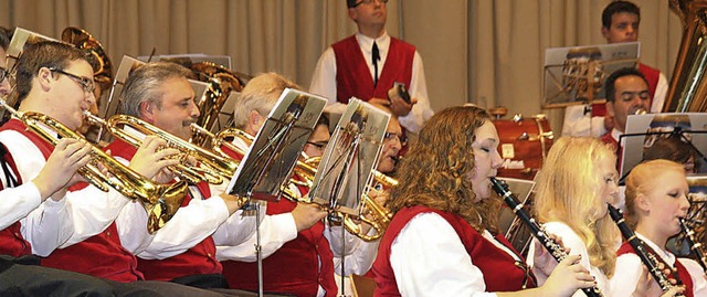 Konzentriert und voller Spielfreude: D...tt gab ein vielseitiges Jahreskonzert.  | Foto: peter schtz