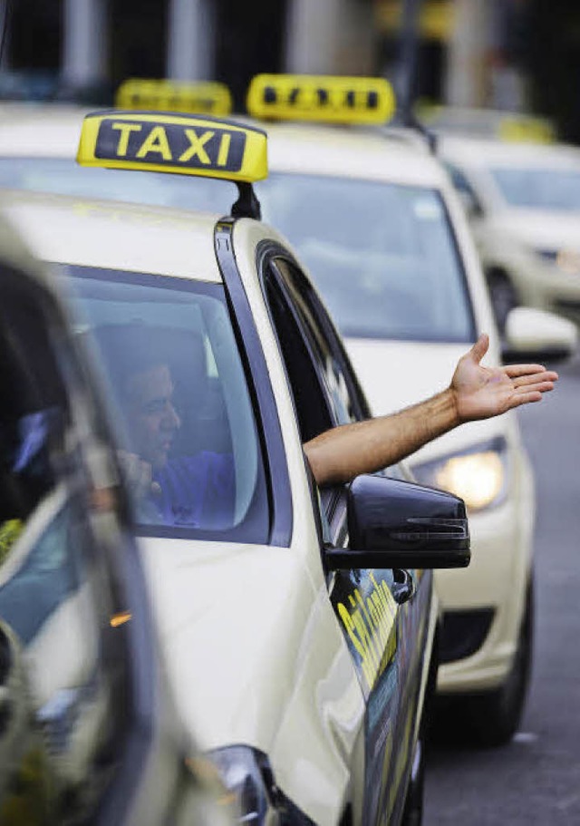 Unter Druck &#8211; die Taxibranche frchtet  neue Konkurrenz.  | Foto: dpa