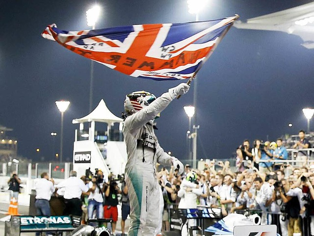 Die Nummer eins der Formel 1: Weltmeister Lewis Hamilton auf seinem Silberpfeil   | Foto: dpa