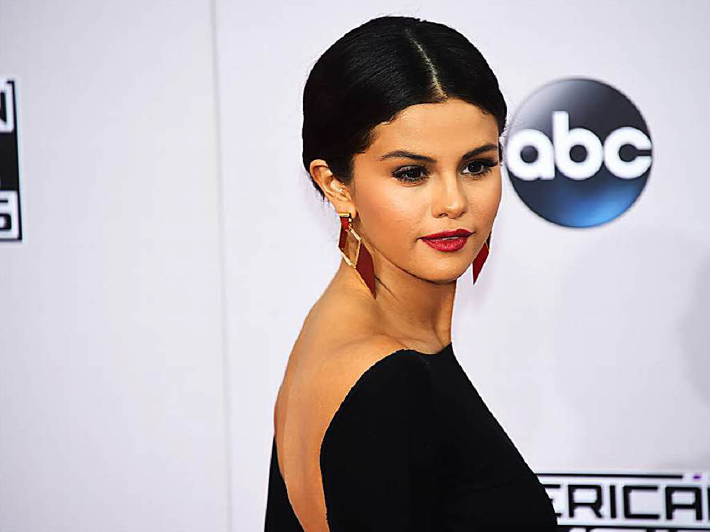 Schauspielerin und Sngerin Selena Gomez kam ohne On-and-Off-Freund Justin Bieber