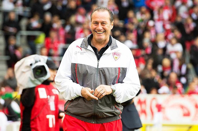 Zurck im Stuttgarter Kessel: Huub Ste...wird erneut Trainer des VfB Stuttgart.  | Foto: dpa