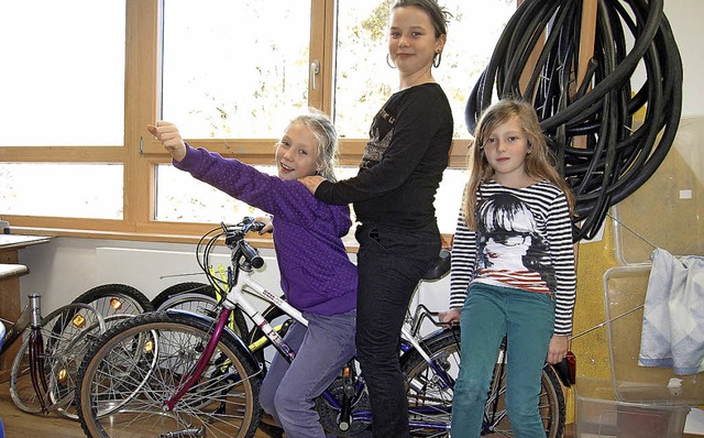 Die Mdels freuen sich ber die bestandene Fahrradprfung.   | Foto: Privat
