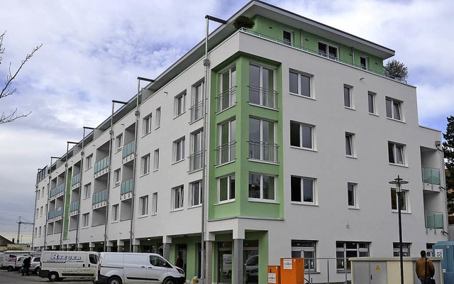 In zentraler Lage: das neue Wohn- und Geschftshaus   | Foto: Susanne Mller