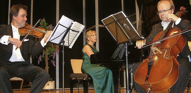 <Text>Geiger Stefan Balle und Cellist ...s mit Pianistin Zane Stradyna</Text>.   | Foto: Roswitha Frey