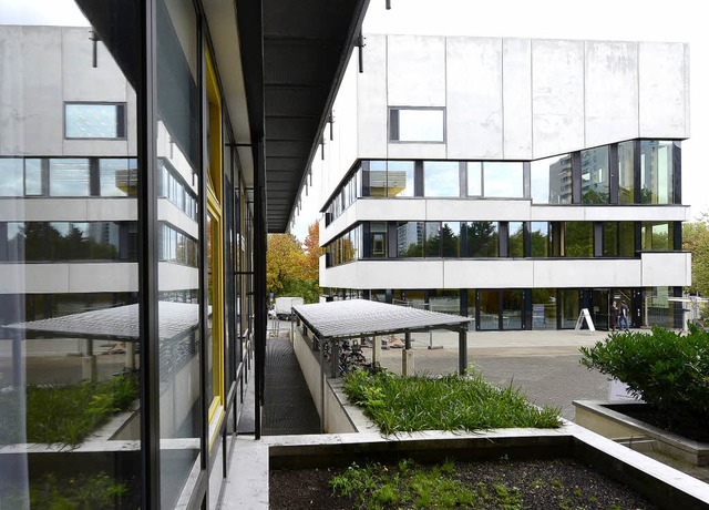 Der im Herbst fertiggestellte Neubau der Evangelischen  Hochschule Freiburg  | Foto: Ingo Schneider