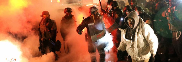 Nach dem Urteil brechen Unruhen aus  | Foto: AFP