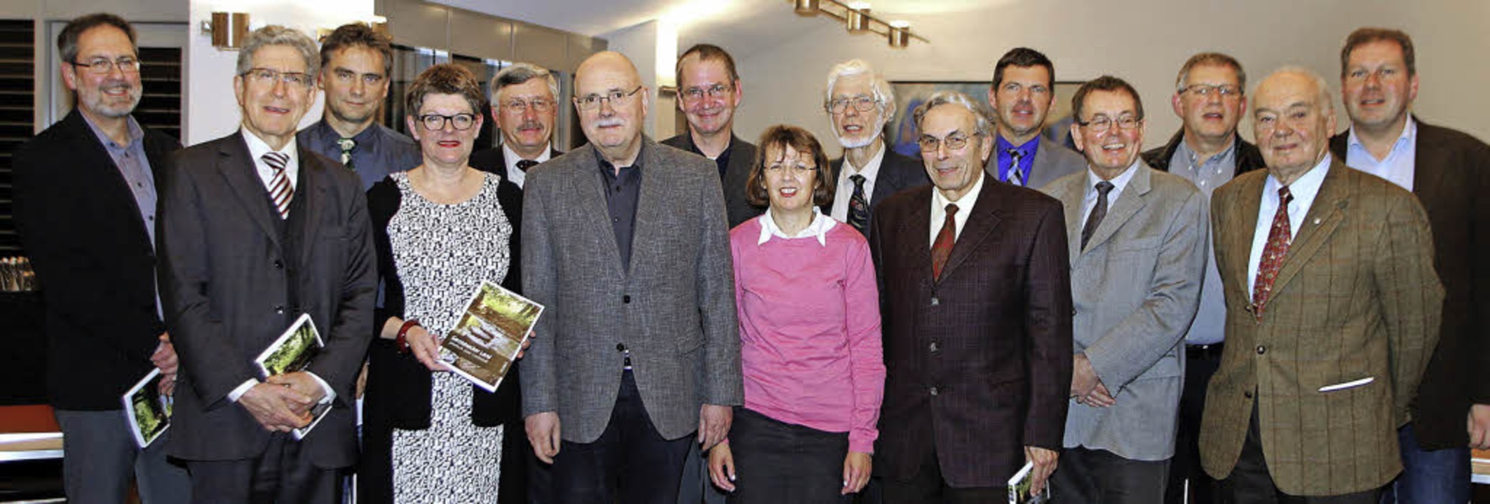 Autoren, Sponsoren und Herausgeber des...r Prsentation des druckfrischen Werks  | Foto: HEIDI FSSEL