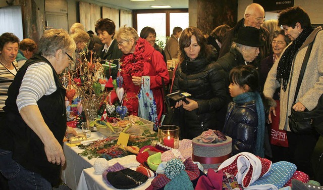 Viel los war beim Adventsbasar hin Hinterzarten.  | Foto: Joachim Frommherz