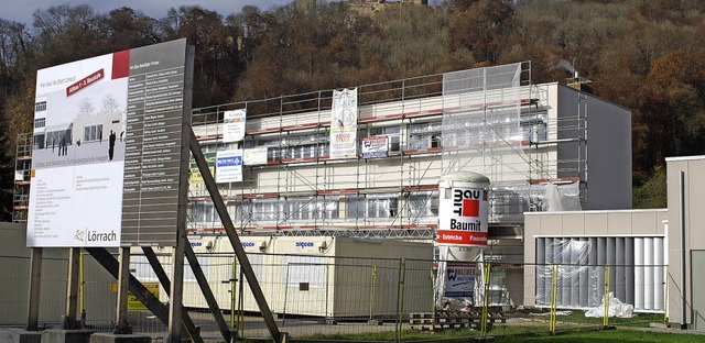 Der Umbau der Schlossbergschule soll im kommenden Jahr abgeschlossen werden.   | Foto: Thomas Loisl Mink