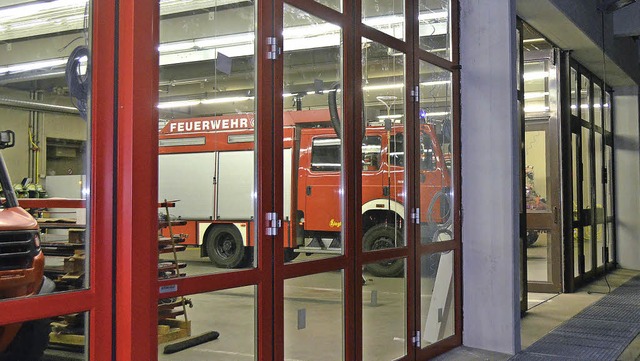 Die Feuerwehr in Grenzach bekommt neue...er Woche soll aber alles fertig sein.   | Foto: Ralf H. Dorweiler